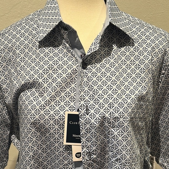 NWT Macy’s Short Sleeve Button Down with Collar - Picture 4 of 5